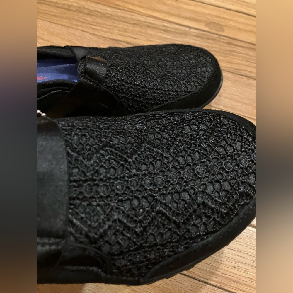 Skechers black slip ons NWT - Picture 5 of 6